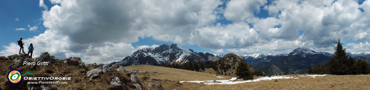 81 Panoramica sul crinale verso la Presolana.jpg